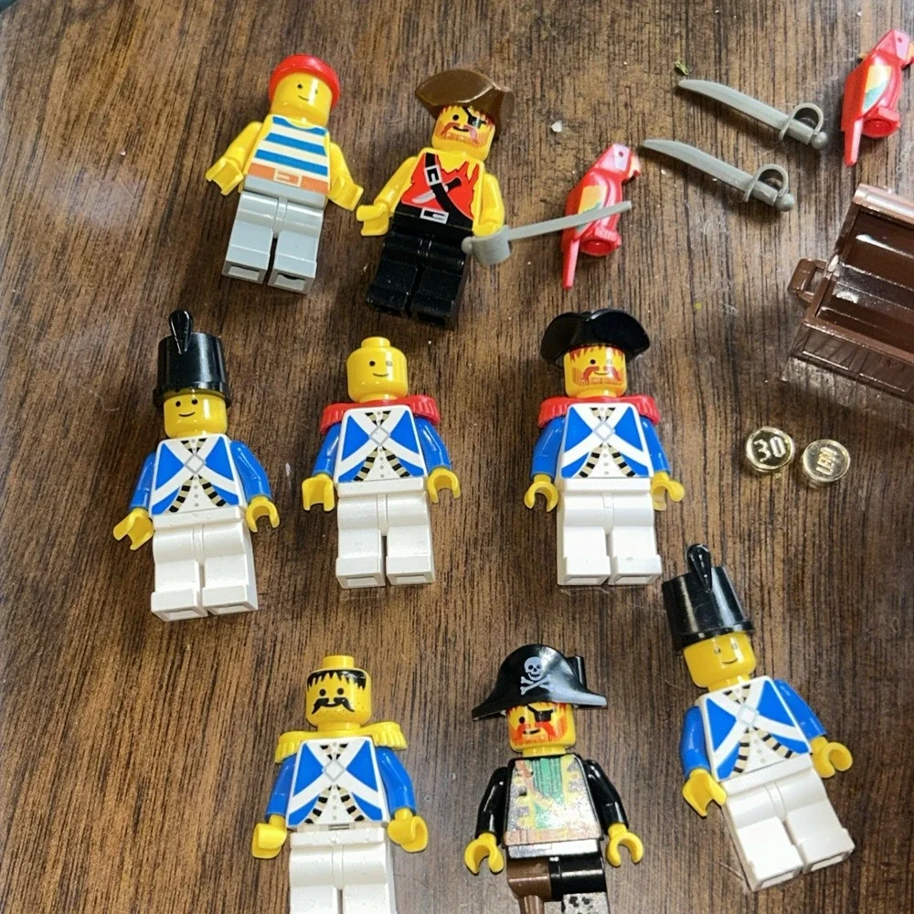 Vintage Lego Pirate & Imperial Soldier Minifigure Lot Boat, Monkey Shark Captain